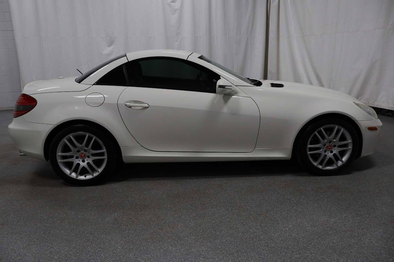 Used 2009 Mercedes-Benz SLK 300 image 10