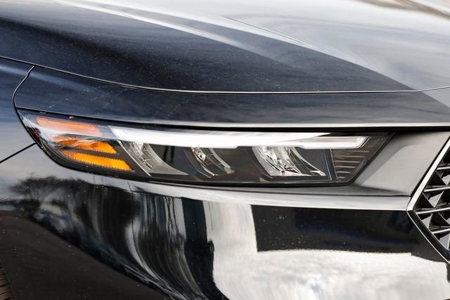 Used 2025 Honda Accord SE image 18