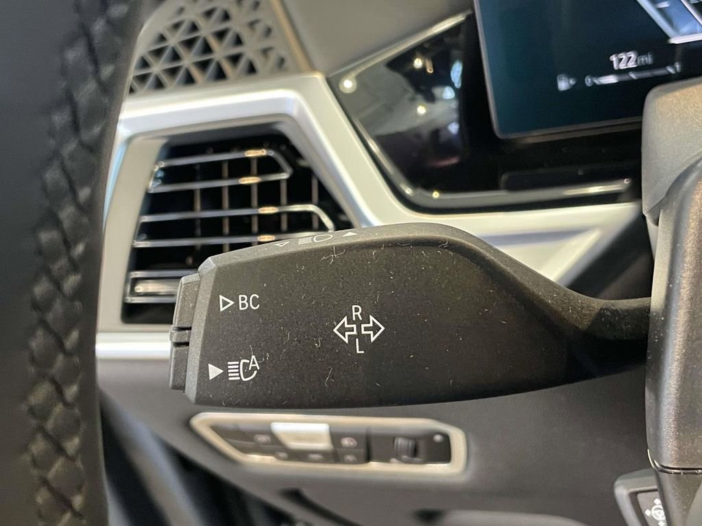 Used 2023 BMW X7 xDrive40i w/ M Sport Package image 29