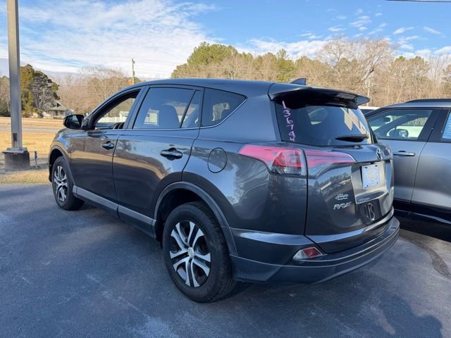Used 2018 Toyota RAV4 LE image 6