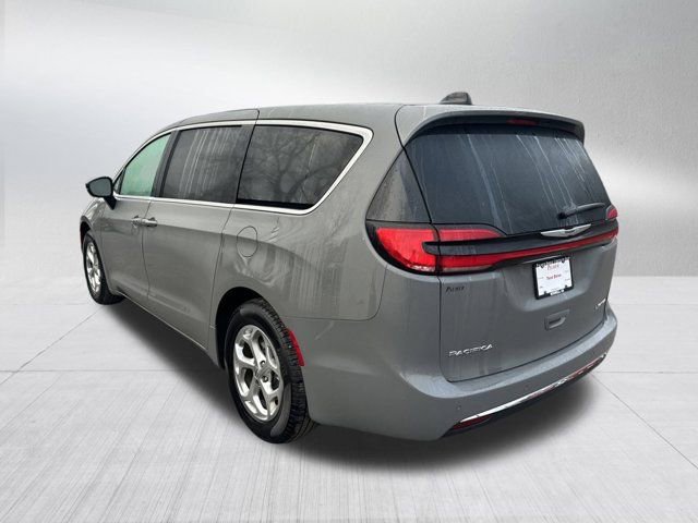 Certified 2024 Chrysler Pacifica Limited image 8