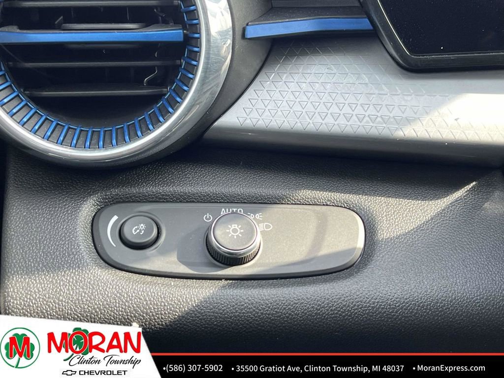 Certified 2025 Chevrolet Trax LT w/ Driver Confidence Package image 25