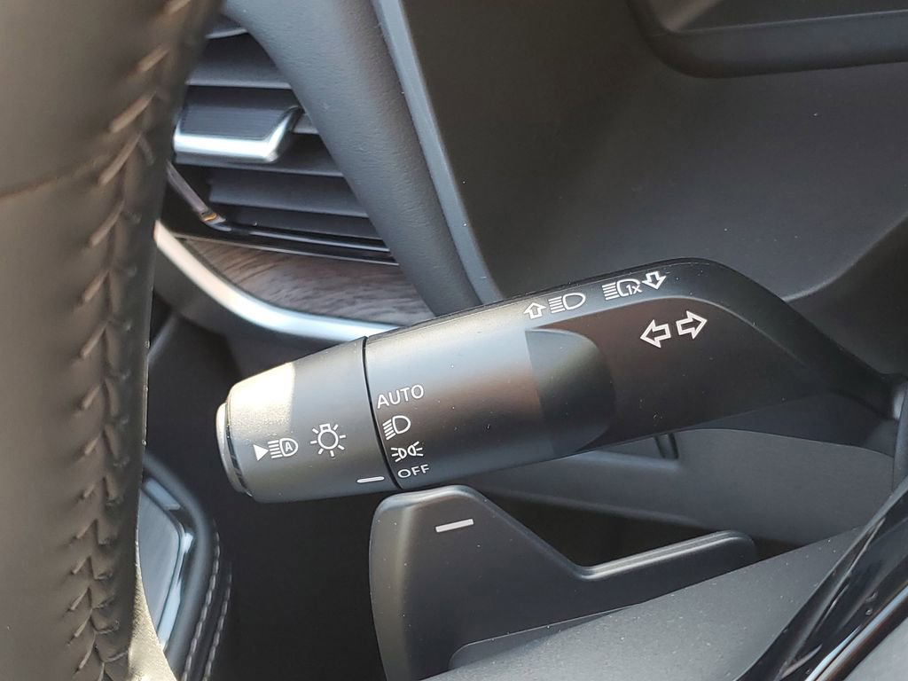 New 2026 Nissan Rogue Platinum image 18