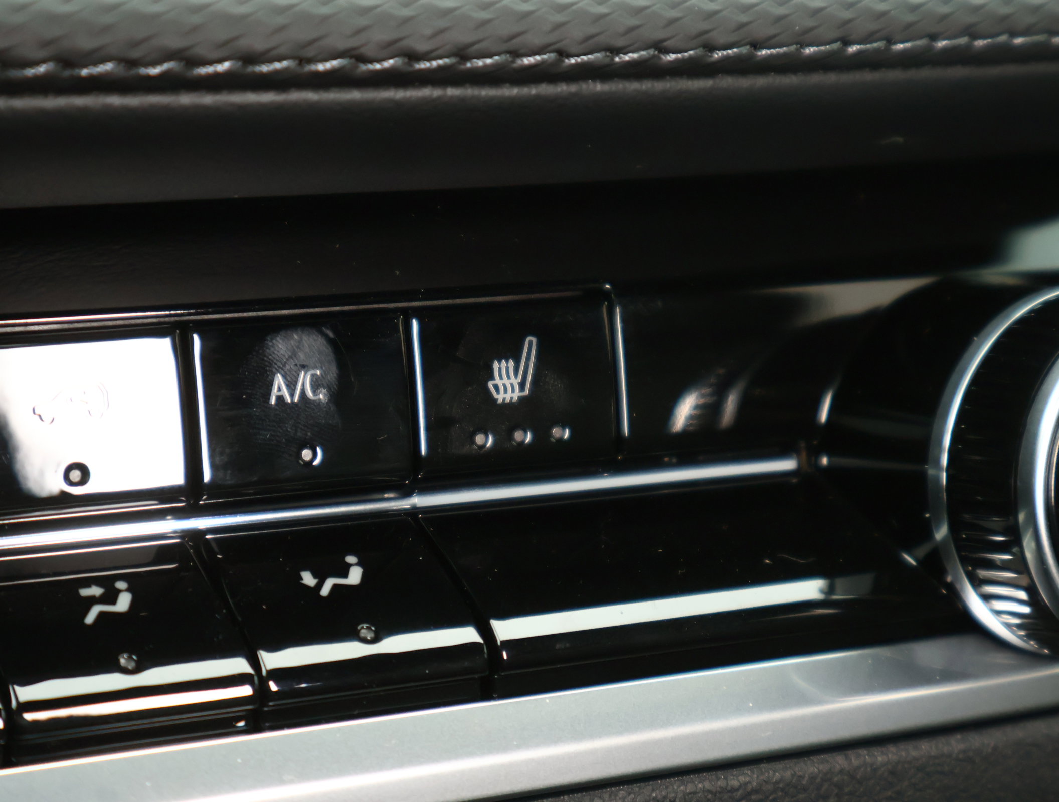 New 2026 Chevrolet Equinox LT w/ Midnight Edition image 4