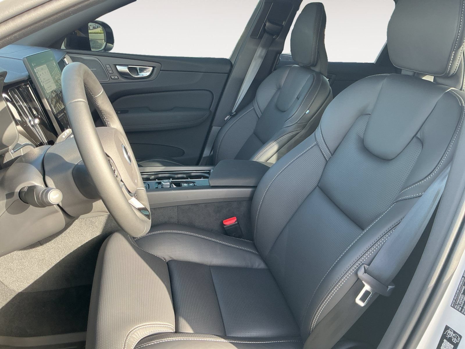 New 2026 Volvo XC60 B5 Ultra w/ Protection Package Premier AWD/4WD image 9