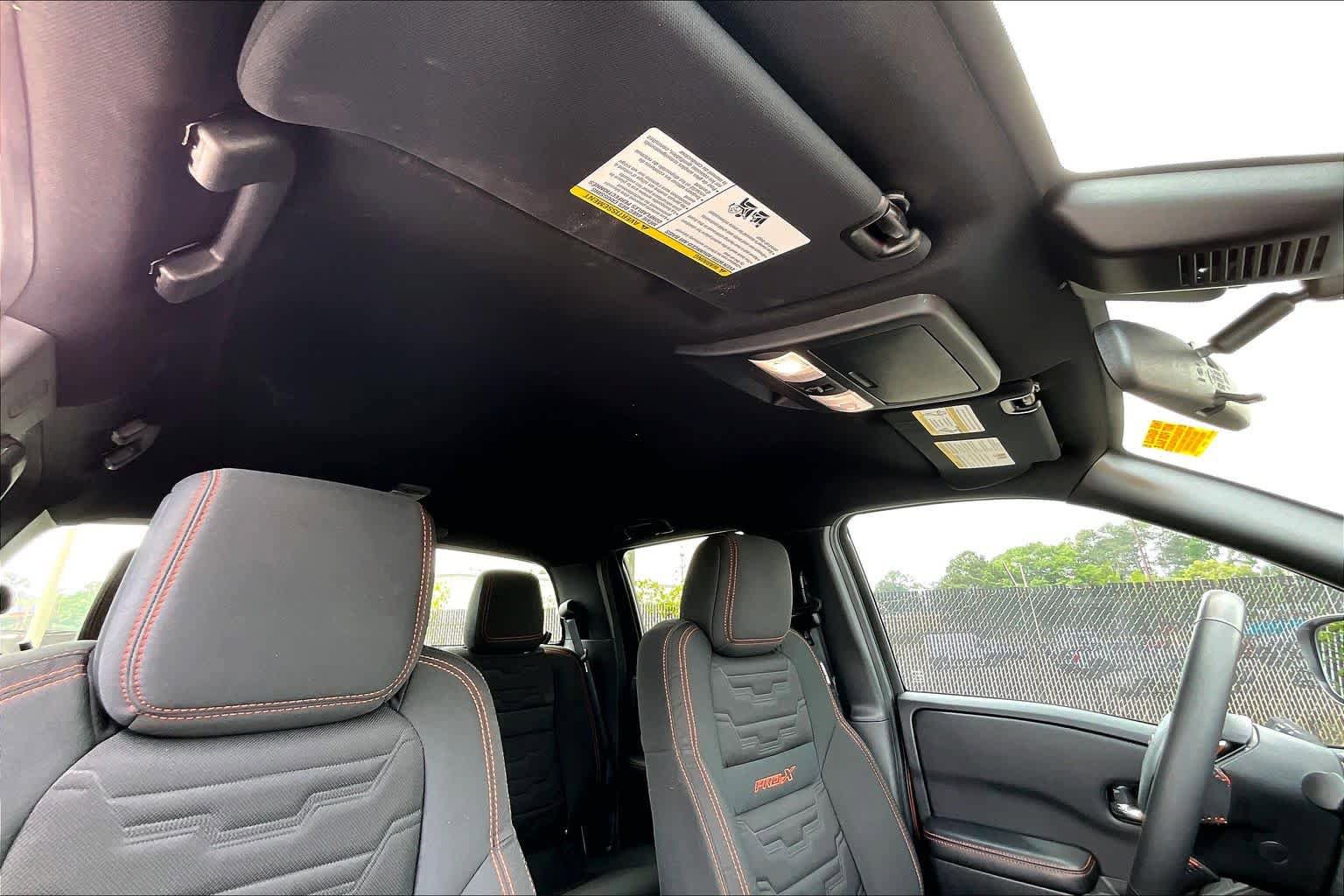 Used 2025 Nissan Frontier Pro-X w/ Pro Convenience Package RWD image 14