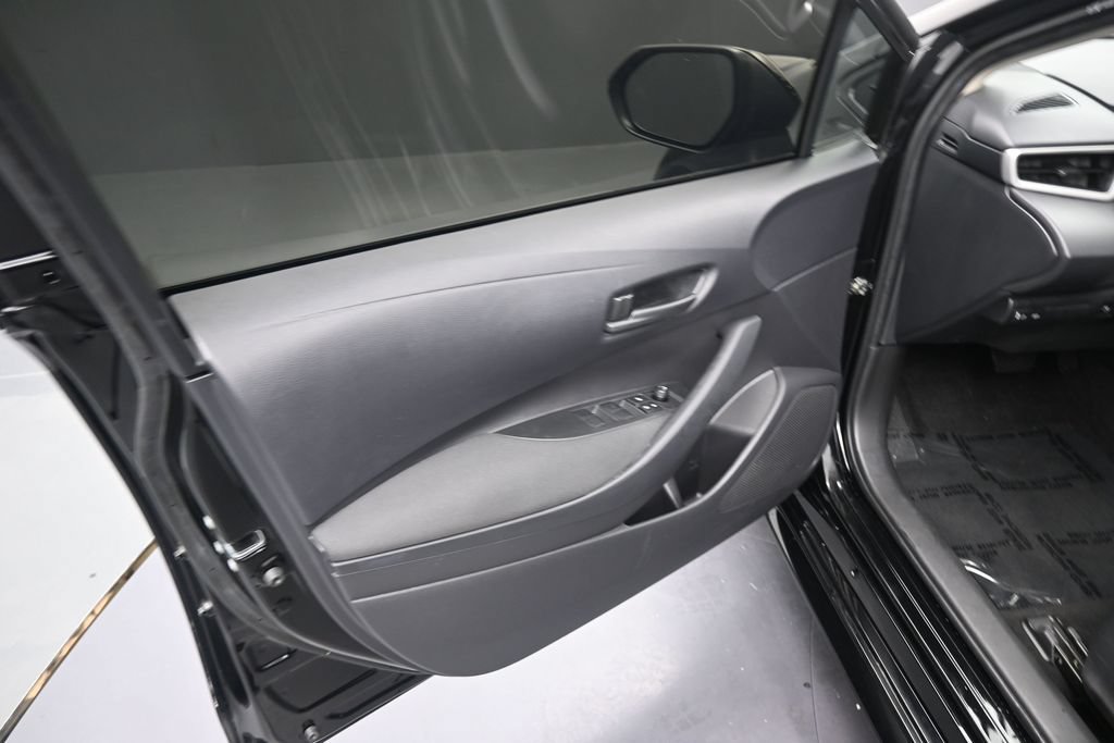 Used 2026 Toyota Corolla LE FWD image 12