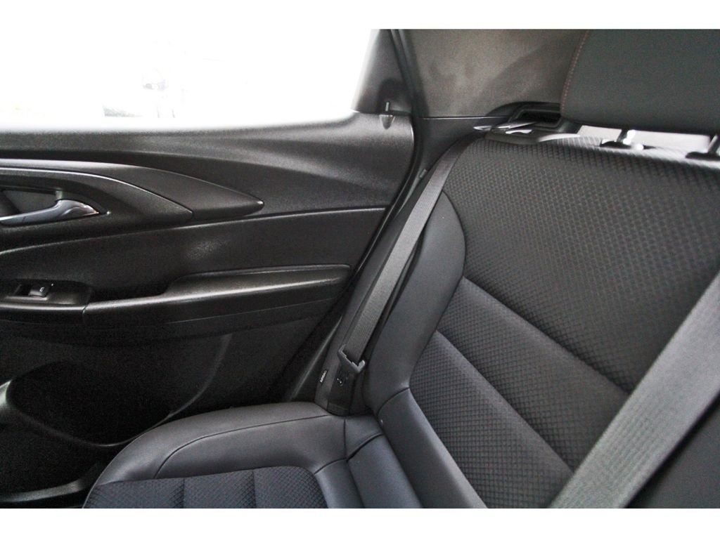 Used 2023 Chevrolet TrailBlazer RS w/ Convenience Package FWD image 10