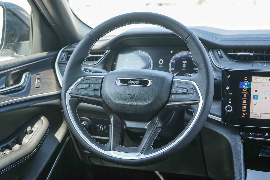 New 2026 Jeep Grand Cherokee Limited w/ Limited Altitude Package image 16