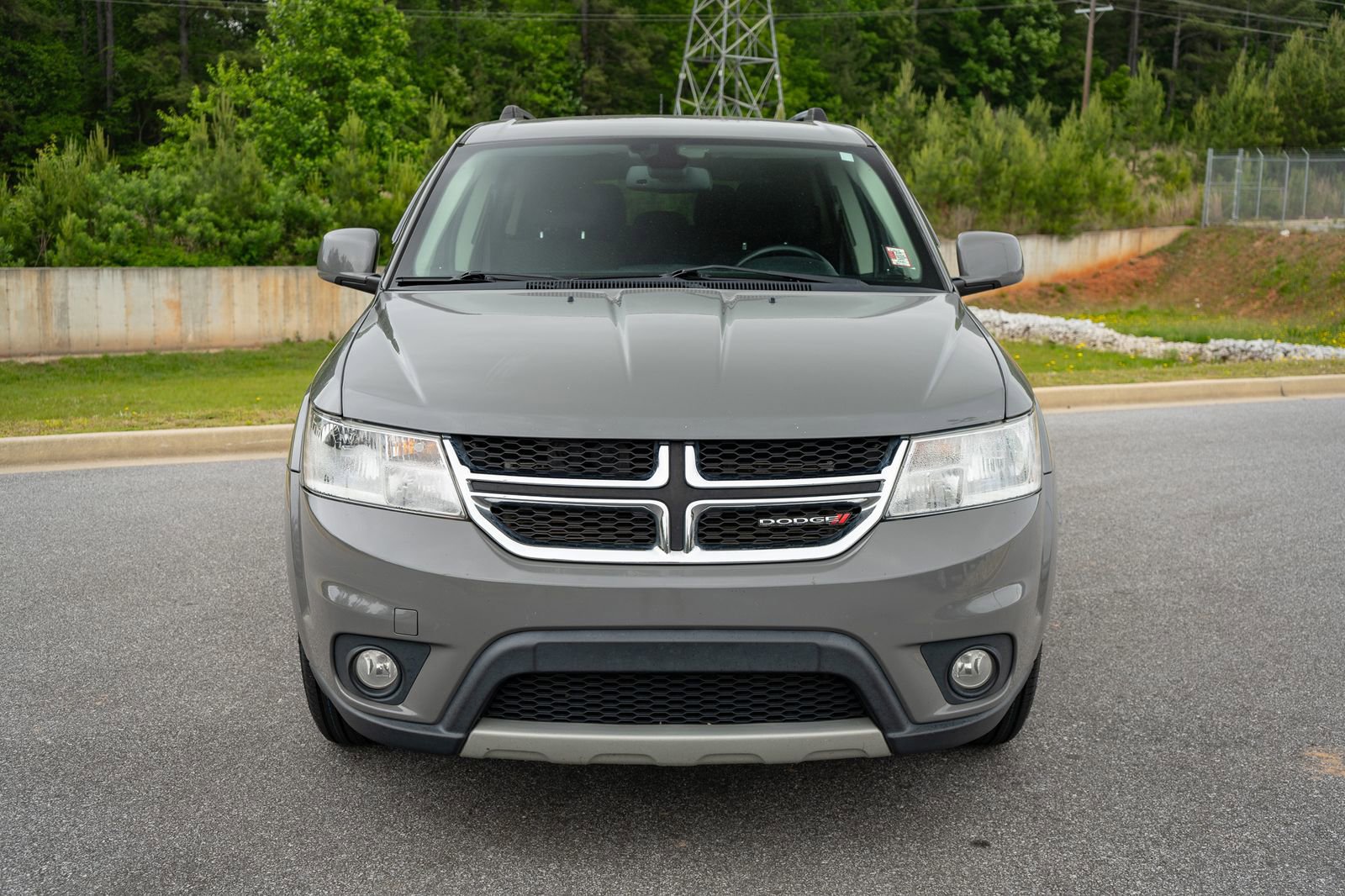 Used 2019 Dodge Journey SE w/ Safe & Sound Group FWD video 2