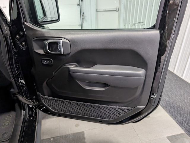 Used 2025 Jeep Wrangler Unlimited Rubicon 4xe w/ Convenience Group AWD/4WD image 26