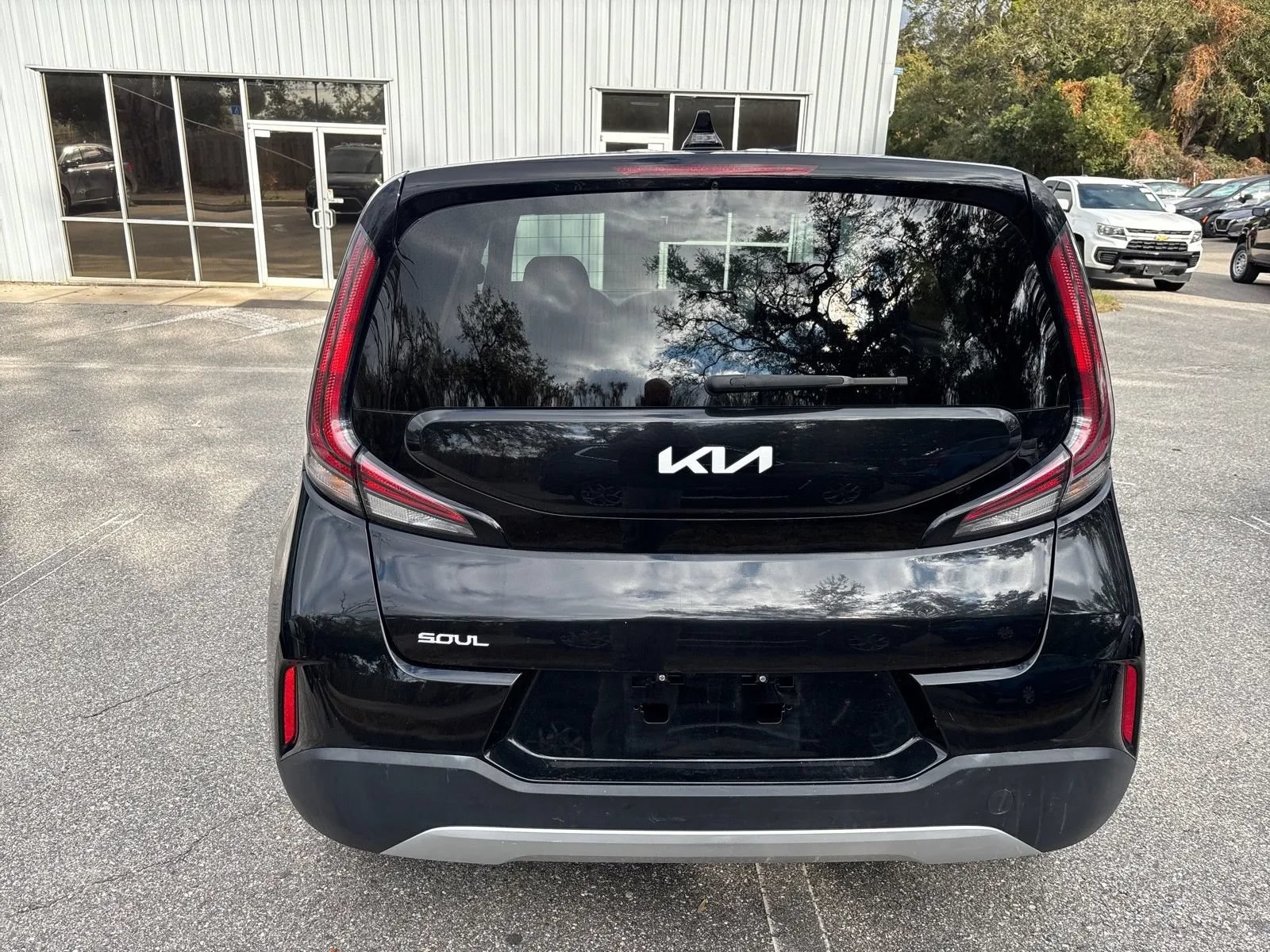Used 2023 Kia Soul LX w/ Option Group 015 FWD image 8