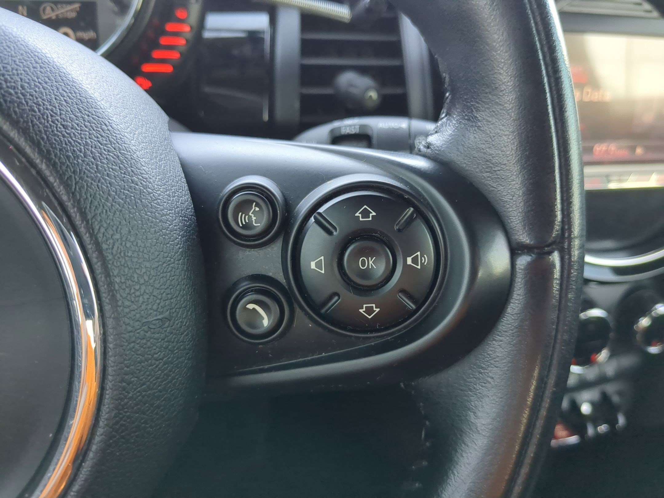 Used 2015 MINI Cooper 2-Door Hardtop image 20