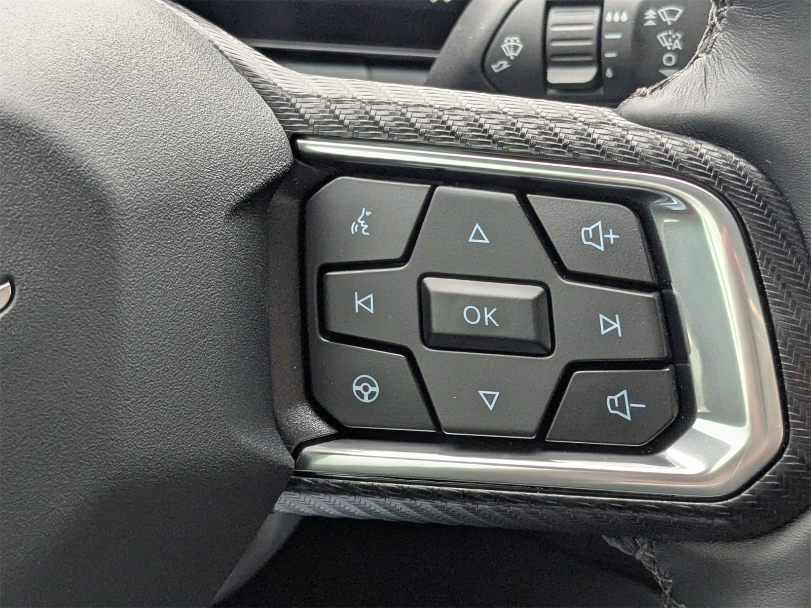 Used 2025 Ford Mustang Premium image 21