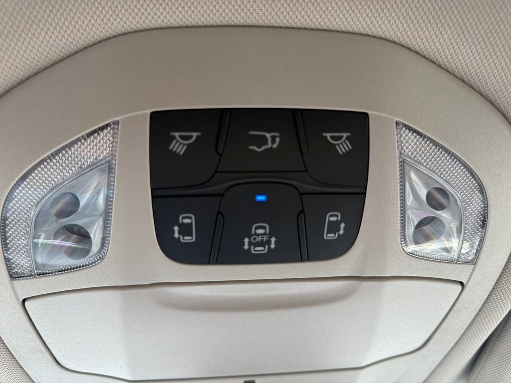Certified 2023 Chrysler Pacifica Touring-L w/ Uconnect Theater Family Group image 31