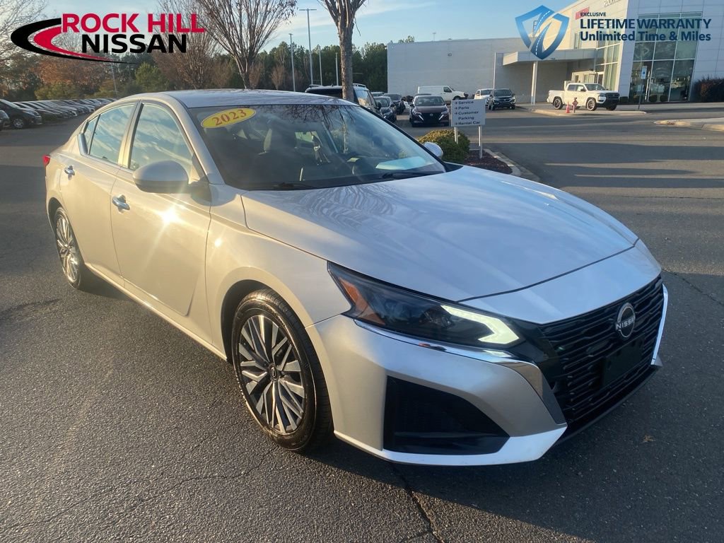 Used 2023 Nissan Altima 2.5 SV image 1