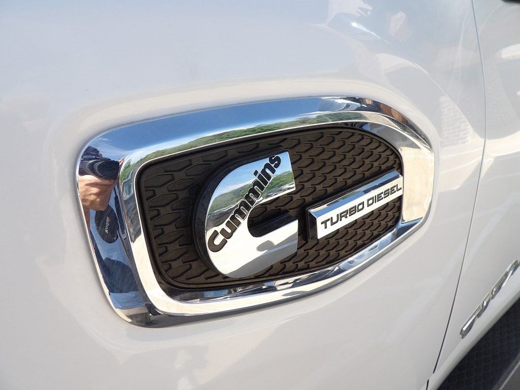 Used 2017 Nissan Titan SL w/ Chrome Package image 36