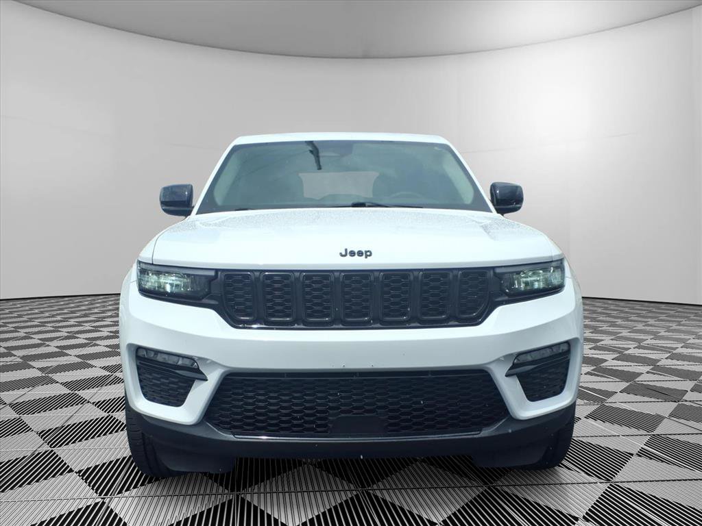 Used 2023 Jeep Grand Cherokee Limited w/ Black Appearance Package RWD image 23