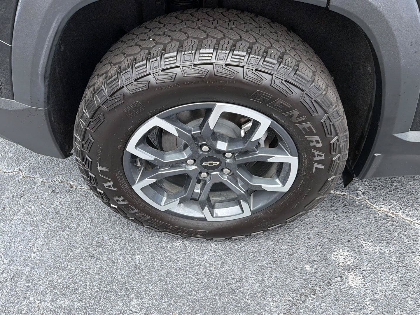 Certified 2025 Chevrolet Equinox ACTIV w/ Convenience Package III FWD image 40