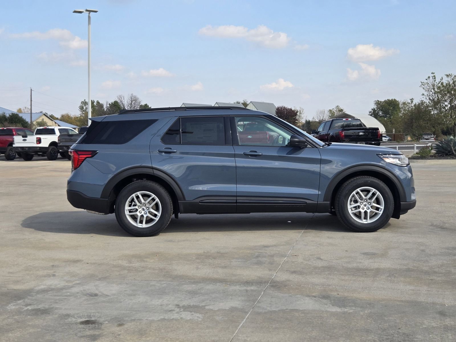 New 2026 Ford Explorer Active w/ Active Comfort Package image 7