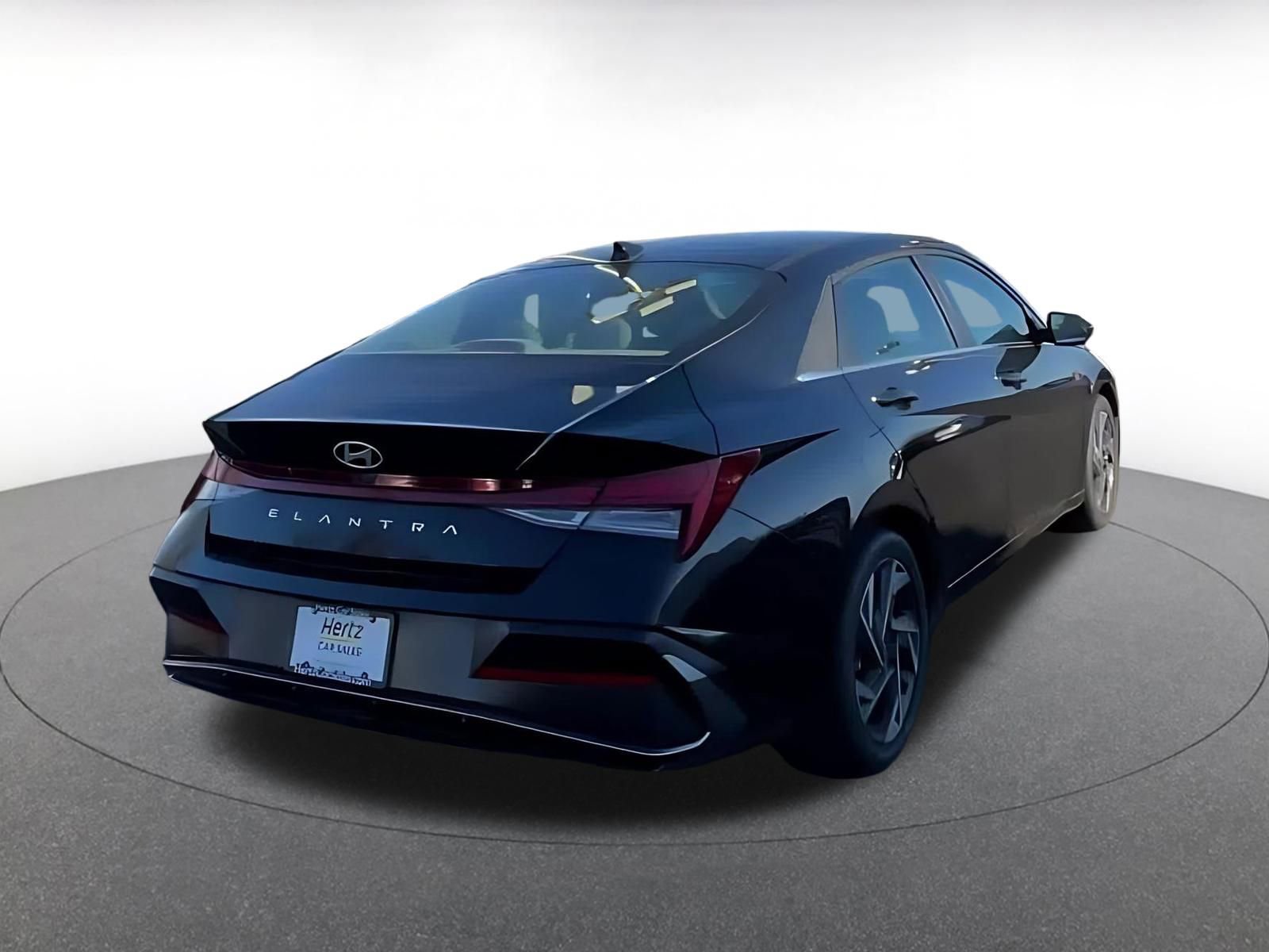 Used 2025 Hyundai Elantra SEL image 15