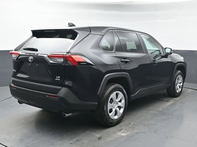 Used 2025 Toyota RAV4 LE AWD/4WD image 6