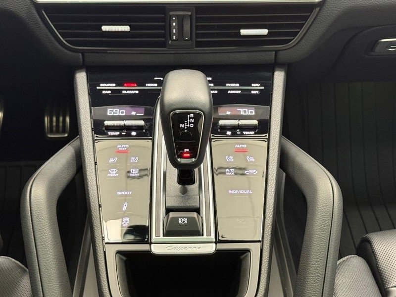 Certified 2023 Porsche Cayenne S image 15