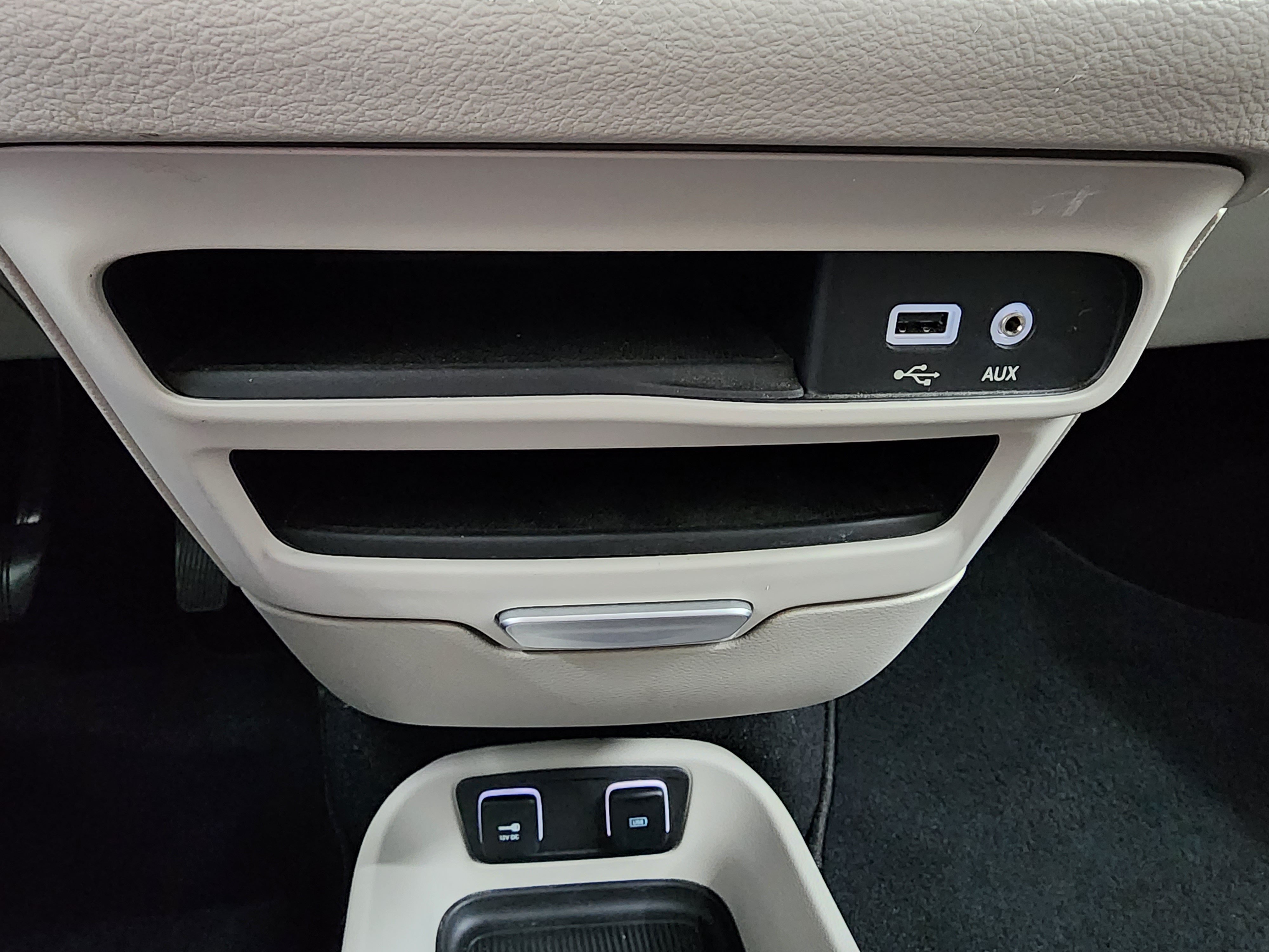 Used 2017 Chrysler Pacifica Touring-L FWD image 49
