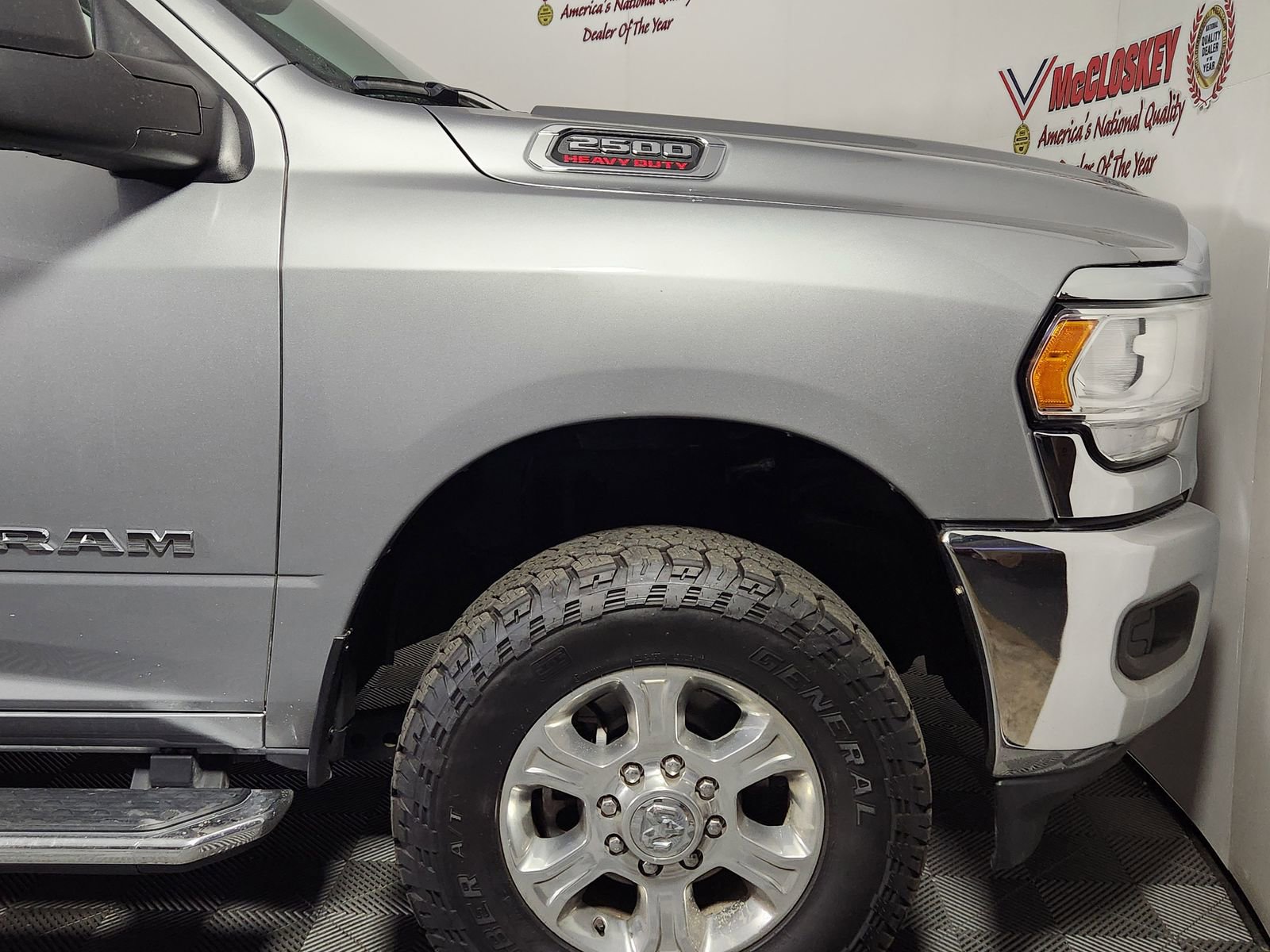 Used 2023 RAM 2500 Big Horn w/ Level 1 Equipment Group image 9