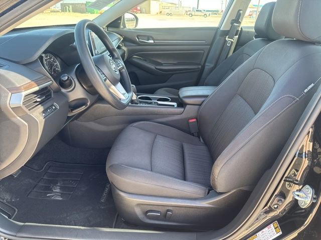 Used 2024 Nissan Altima 2.5 SV image 2