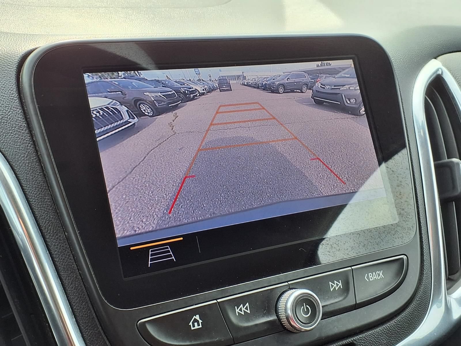 Used 2020 Chevrolet Equinox Premier FWD image 24