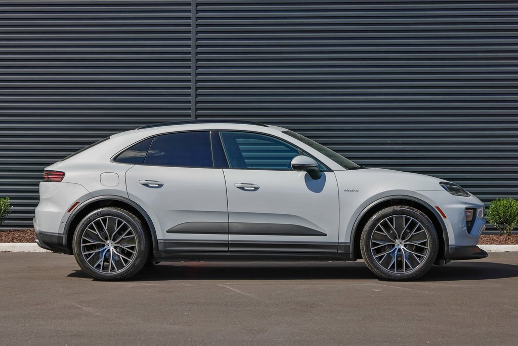 New 2025 Porsche Macan Electric image 6