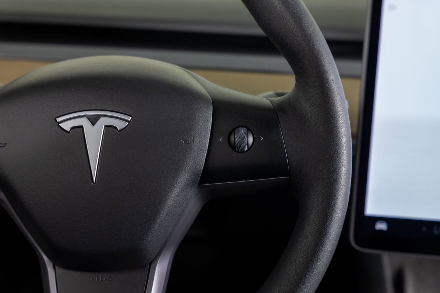 Used 2022 Tesla Model Y Performance AWD/4WD image 33