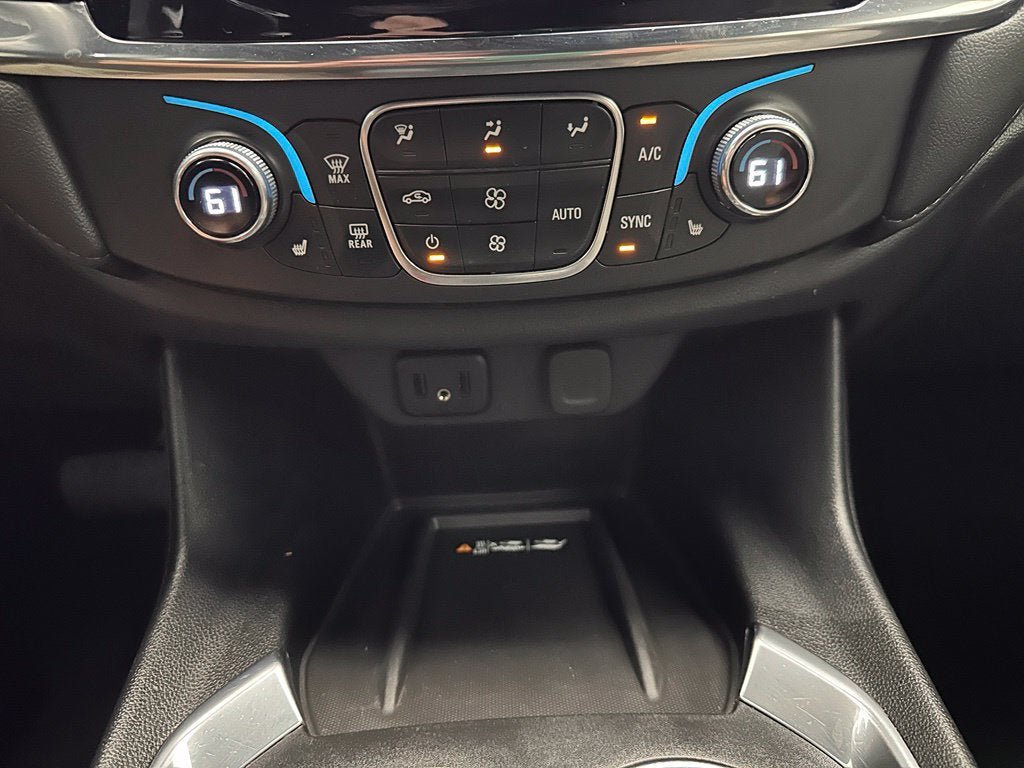 Used 2023 Chevrolet Traverse LT AWD/4WD image 9