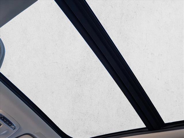 Used 2021 Volvo XC60 T8 Inscription image 15