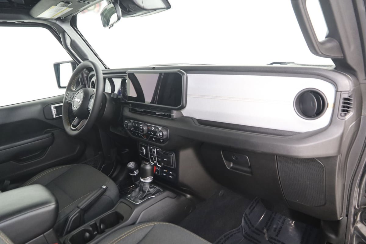 Used 2024 Jeep Wrangler Willys image 40