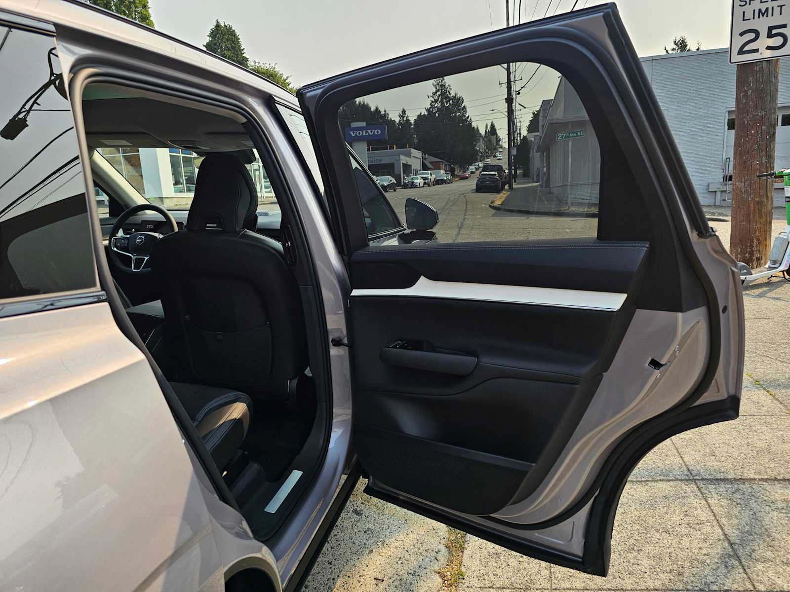 New 2026 Volvo EX90 Ultra AWD/4WD image 13