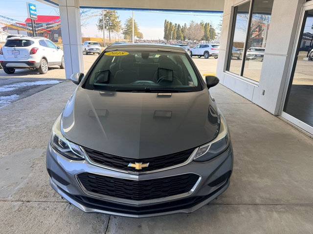 Used 2018 Chevrolet Cruze LT w/ Convenience Package image 3