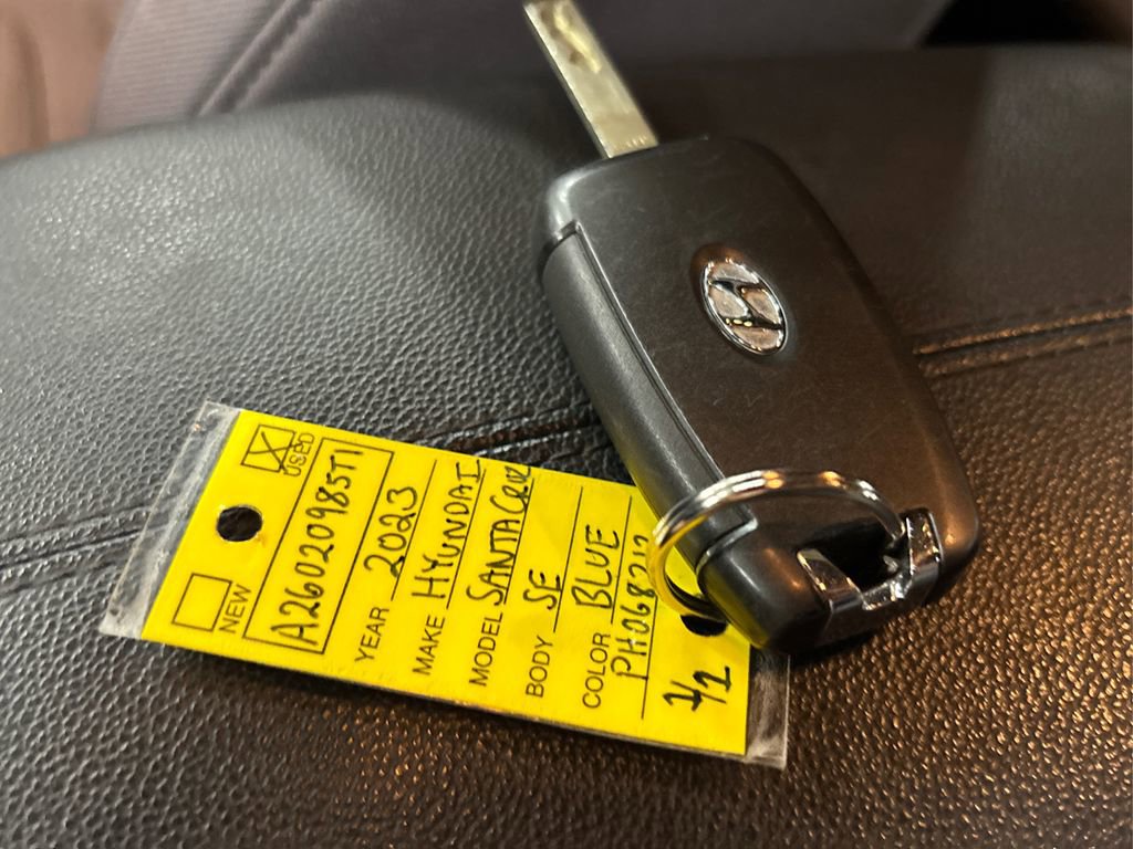 Used 2023 Hyundai Santa Cruz SE w/ Cargo Package image 24