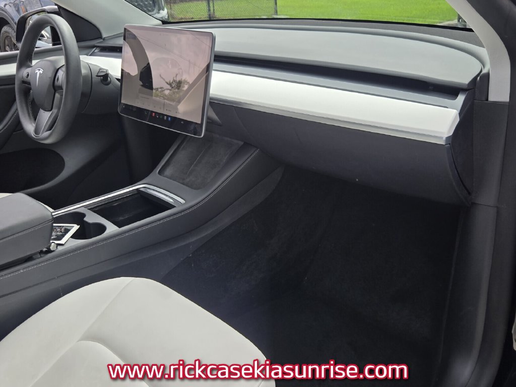 Used 2022 Tesla Model Y Long Range AWD/4WD image 18