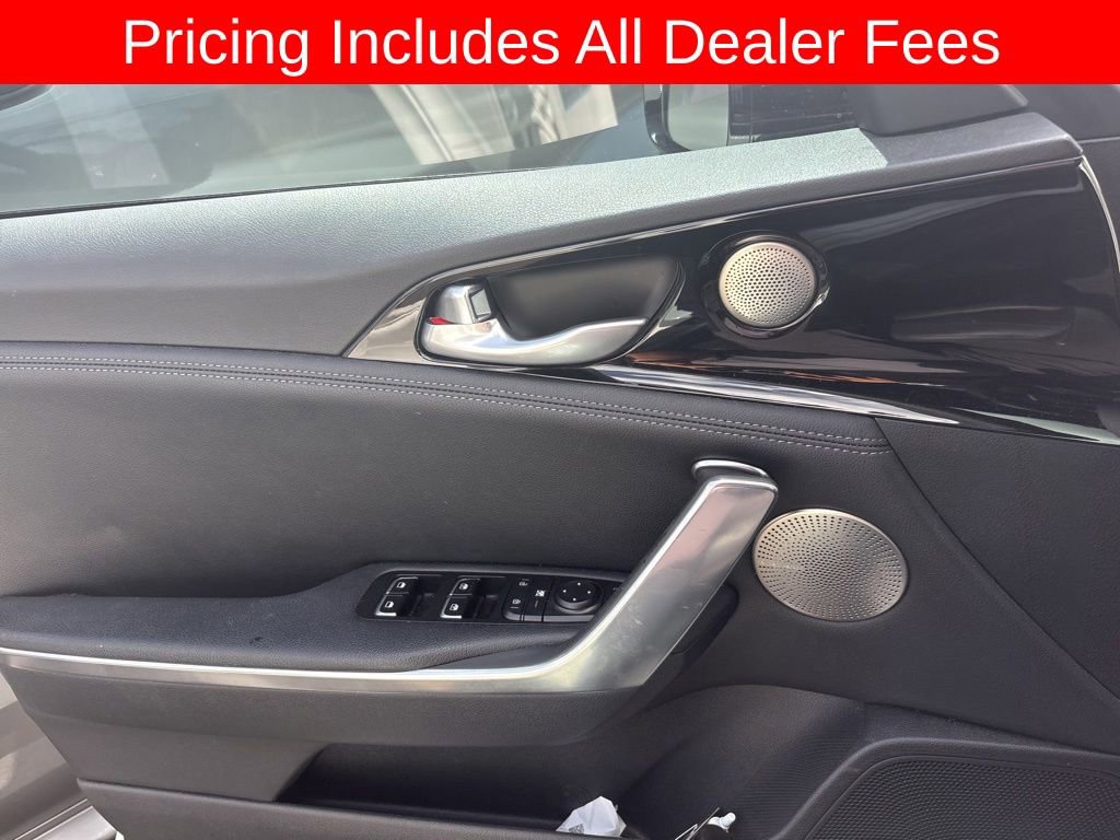 Used 2023 Kia Stinger GT-Line w/ Sun & Sound Package RWD image 8