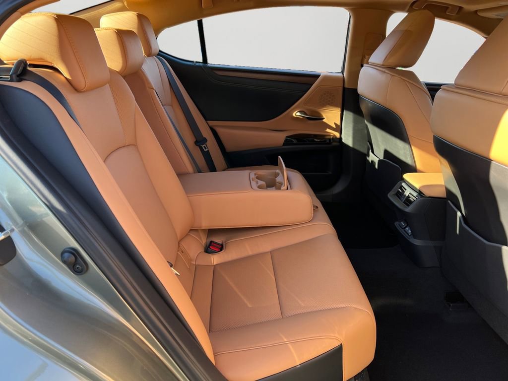 New 2025 Lexus ES 350 w/ Premium Package image 6