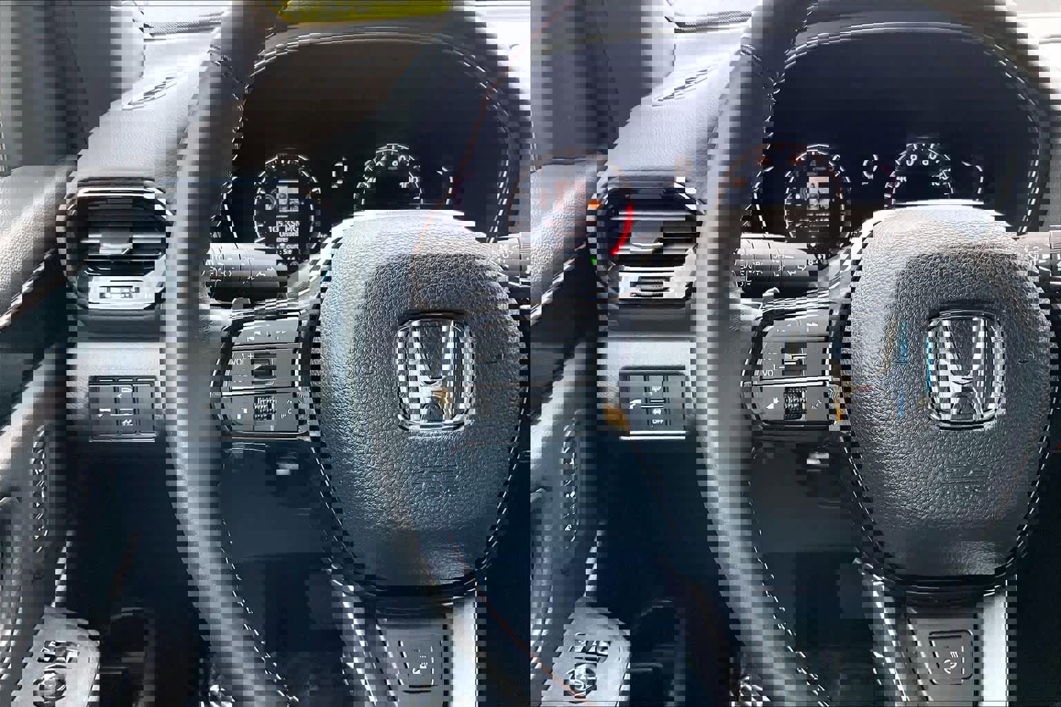 Used 2025 Honda Pilot TrailSport image 24