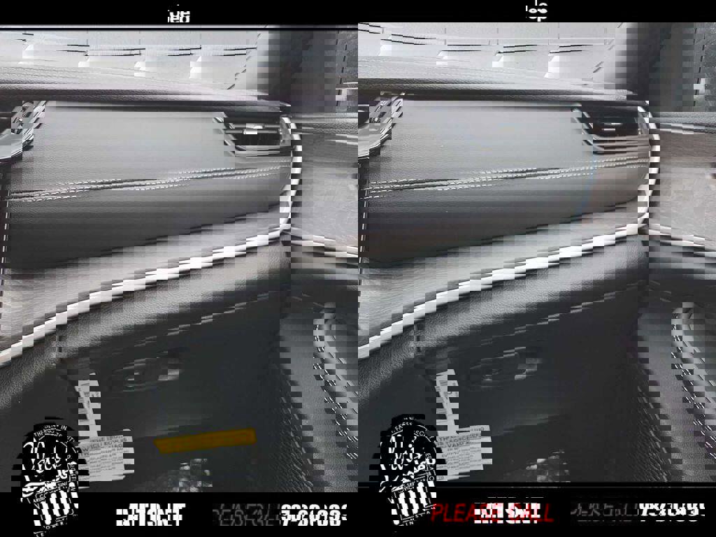 New 2026 Jeep Grand Cherokee Altitude image 10