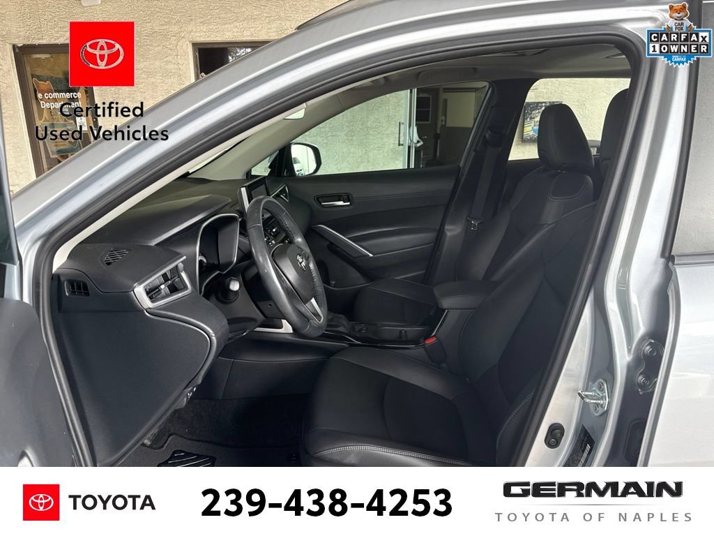 Used 2023 Toyota Corolla Cross XLE w/ Convenience Package FWD image 14