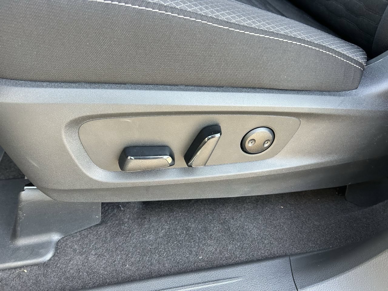 New 2026 Nissan Pathfinder SV FWD image 30