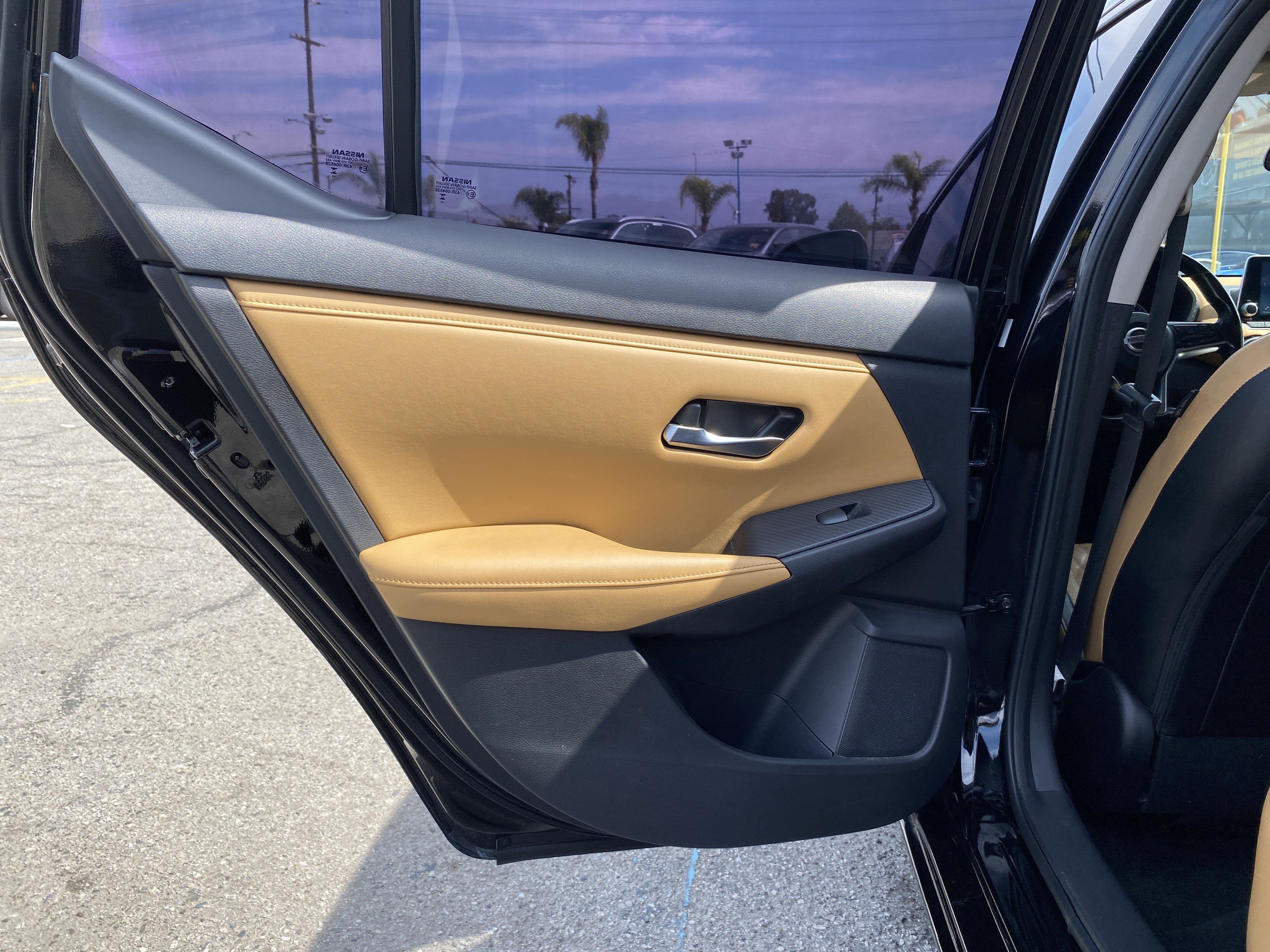 Used 2023 Nissan Sentra SV w/ SV Premium Package FWD image 17