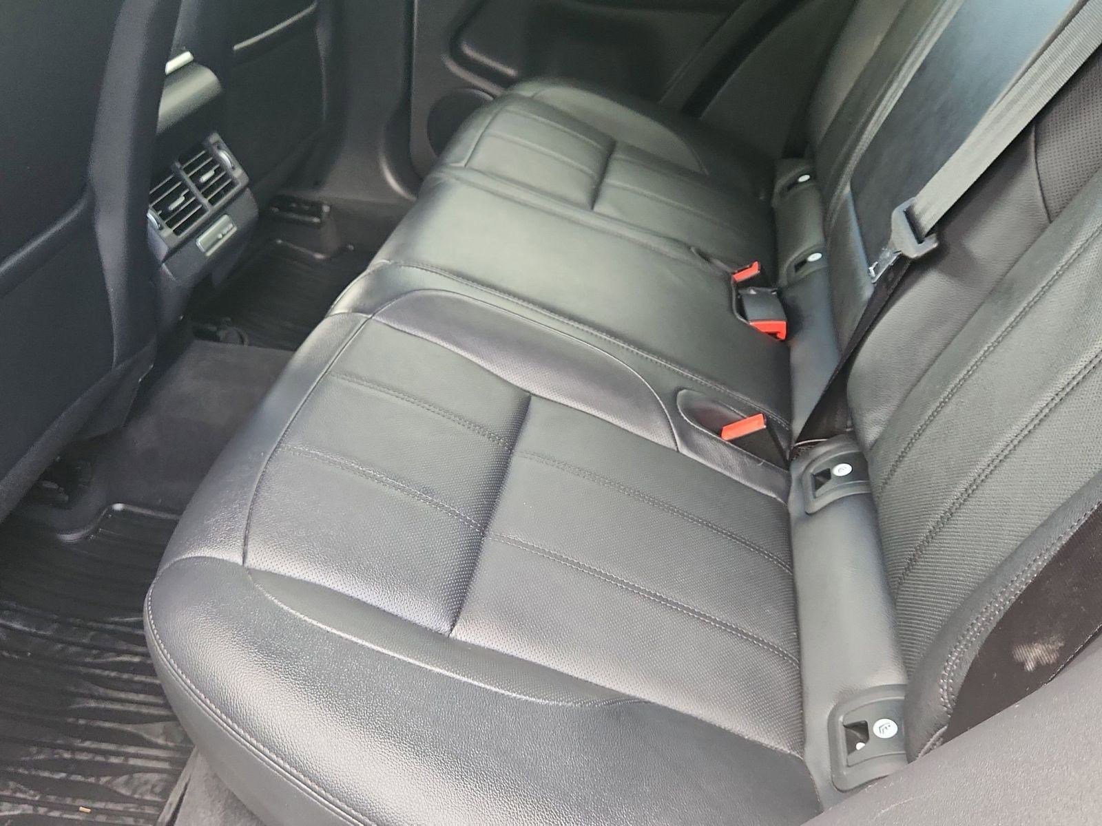 Used 2022 Land Rover Range Rover Evoque R-Dynamic SE image 20