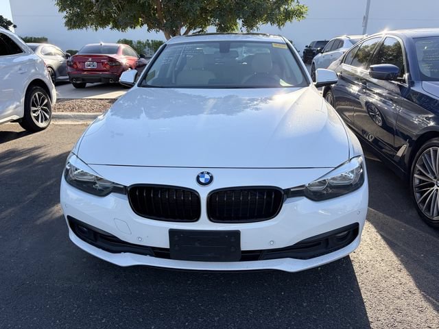 Used 2017 BMW 320i xDrive Sedan AWD/4WD image 2