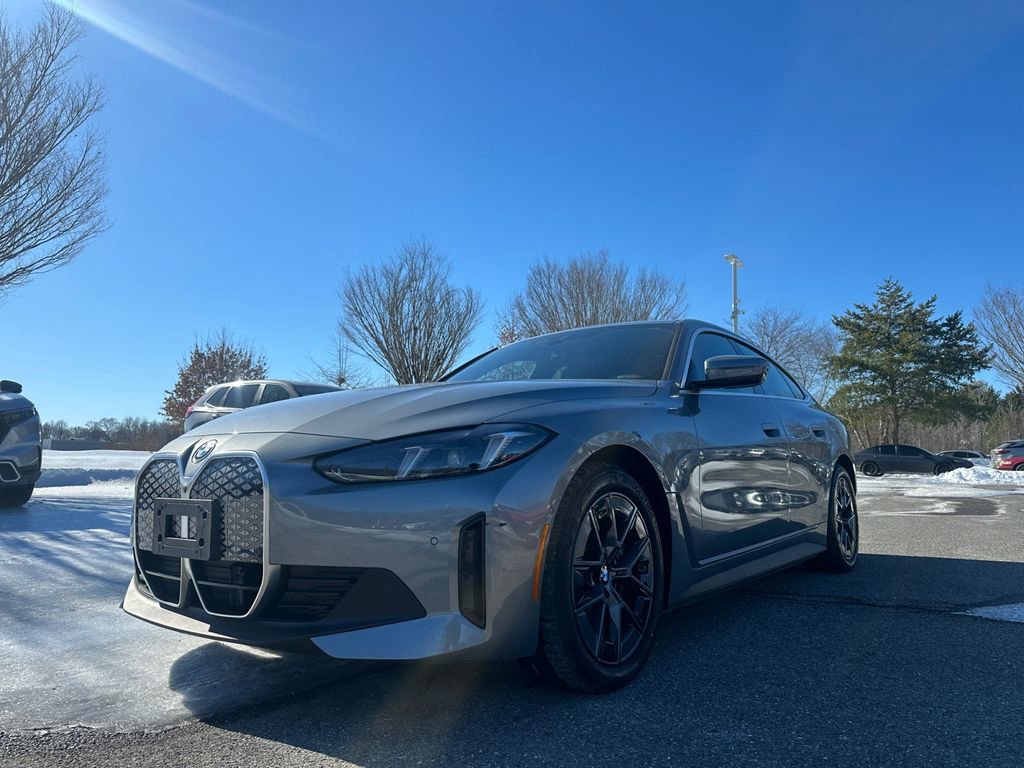 Used 2025 BMW i4 xDrive40i w/ Parking Assistance Package image 32